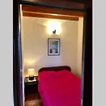 Periklis Anavriti. Apartamento