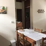 Periklis Anavriti. Apartamento