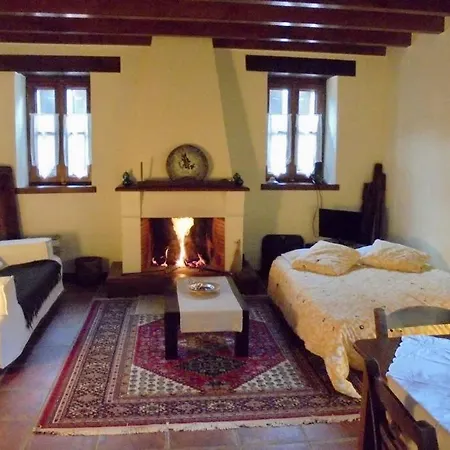 Apartman Periklis Anavriti. *