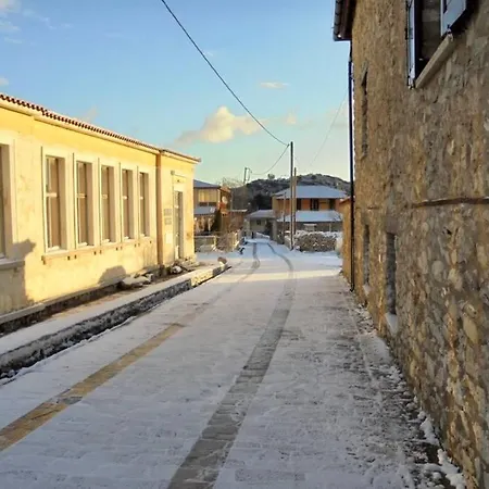 Apartman Periklis Anavriti. *