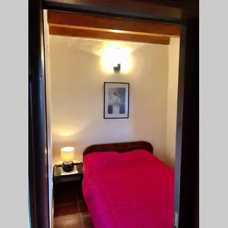 Periklis Anavriti. Apartment