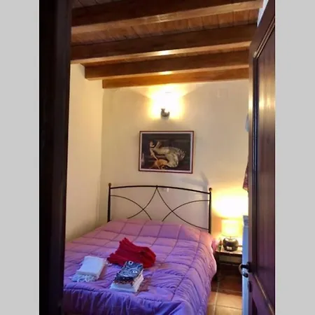 Periklis Anavriti. Apartman