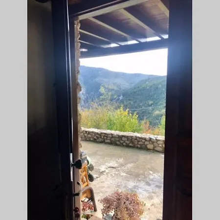 Apartman Periklis Anavriti.