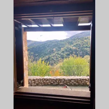 Periklis Anavriti. Apartman