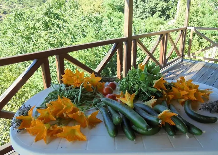 Periklis Anavriti. *