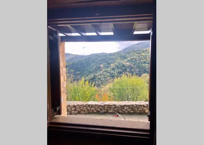 Periklis Anavriti. Apartmán